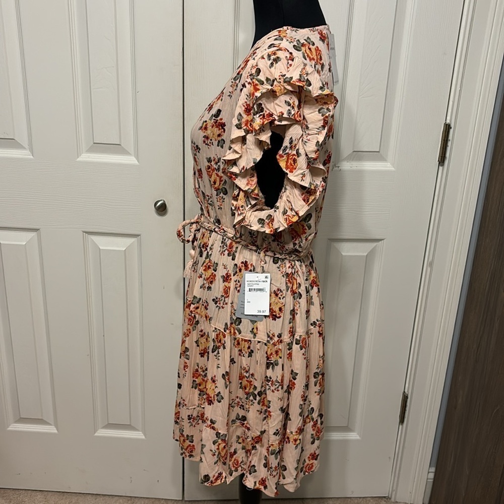 Nostalgia Floral Dress - Picture 5 of 11